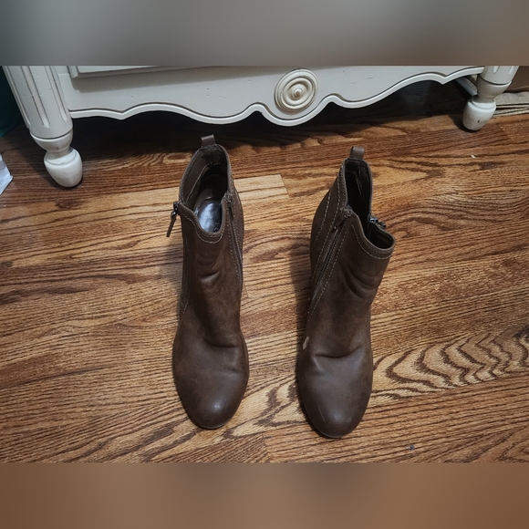 Brown Heeled Ankle Boots - Picture 4 of 5